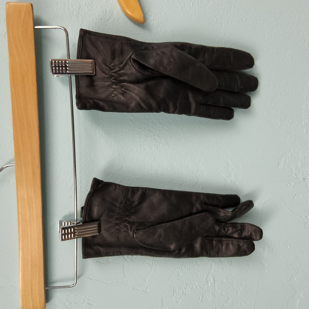 Gloves - Picture 2 of 2